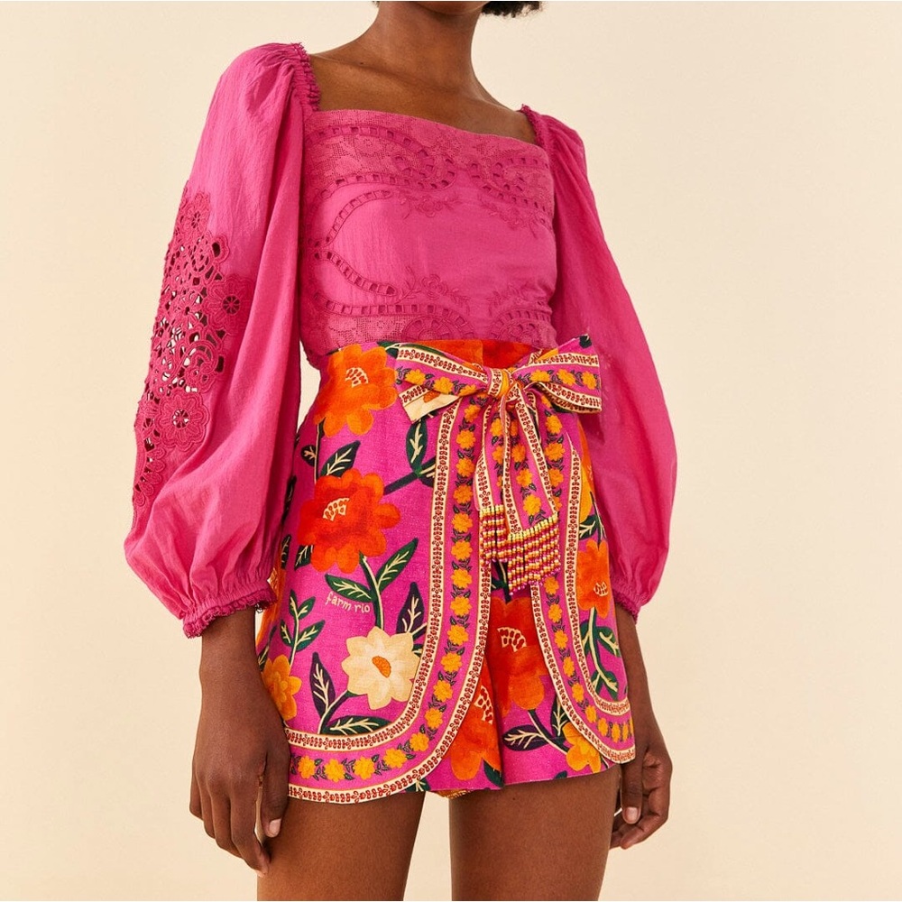 Like New Farm Rio Pink Flower Tapestry Shorts - Medium